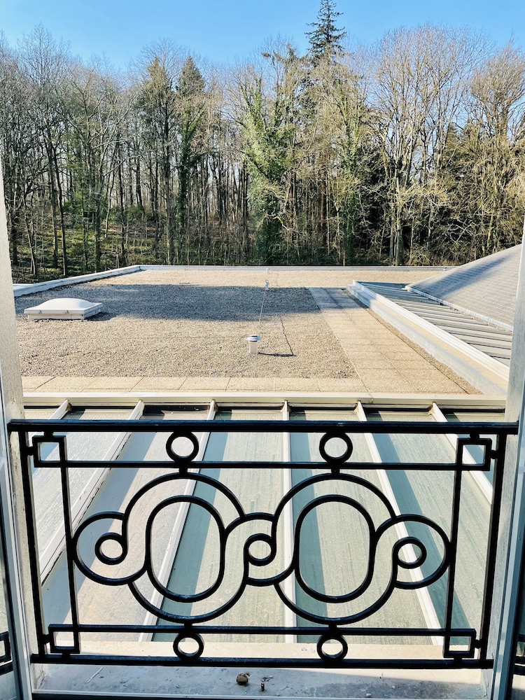 NOVOTEL CHATEAU DE MAFFLIERS 48/79