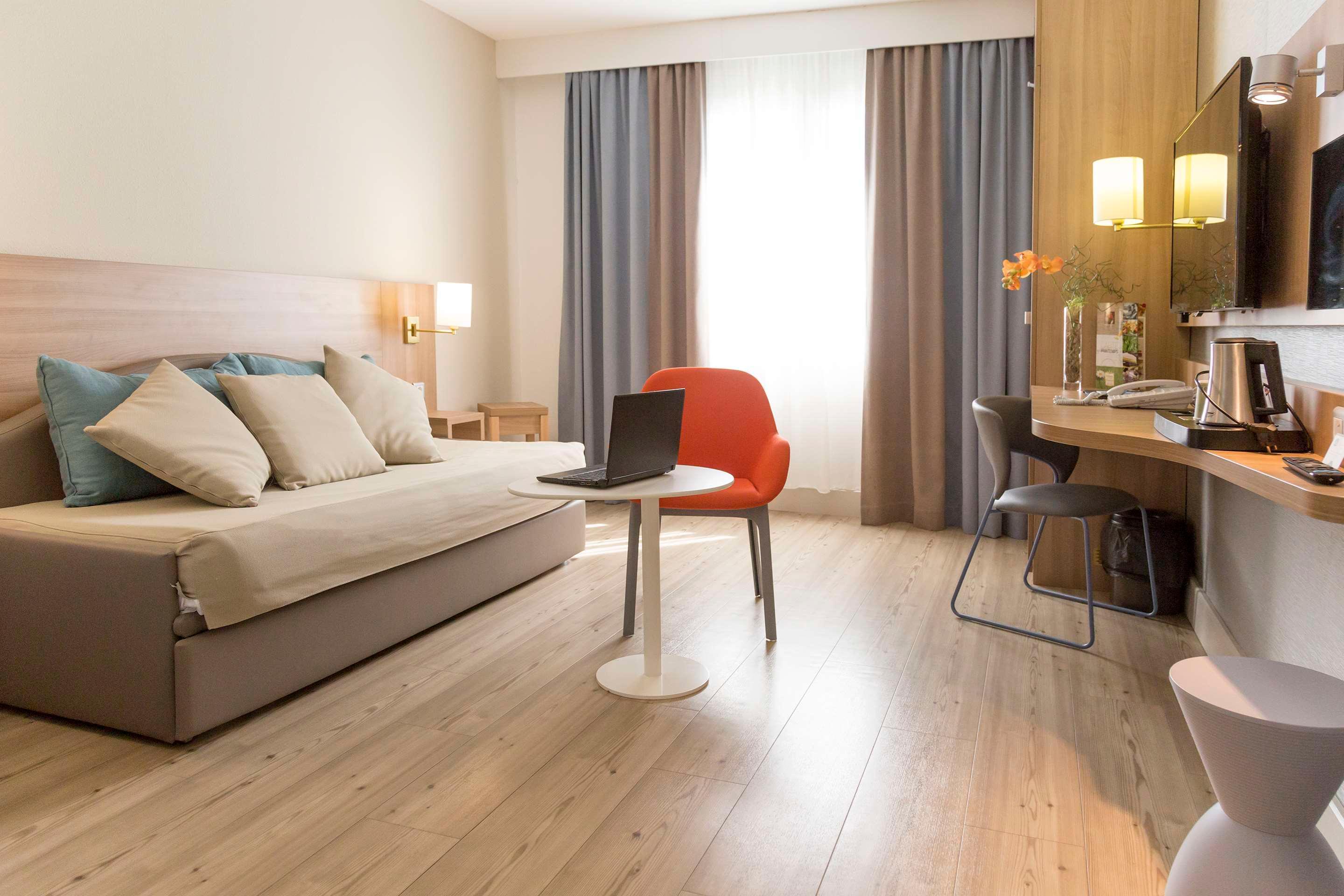 Family, King and Twin Beds, City Side