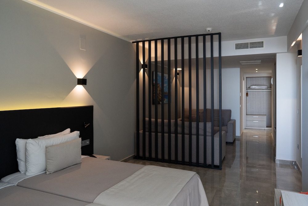 30 Degrees Hotel Dos Playas 10/50