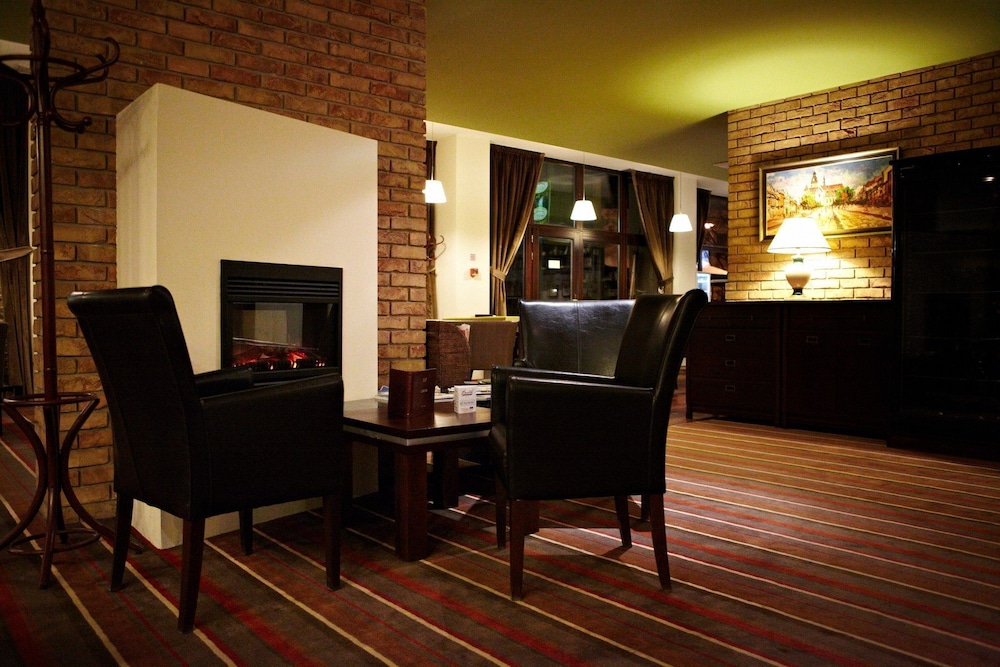 Bristol Hotel 42/52