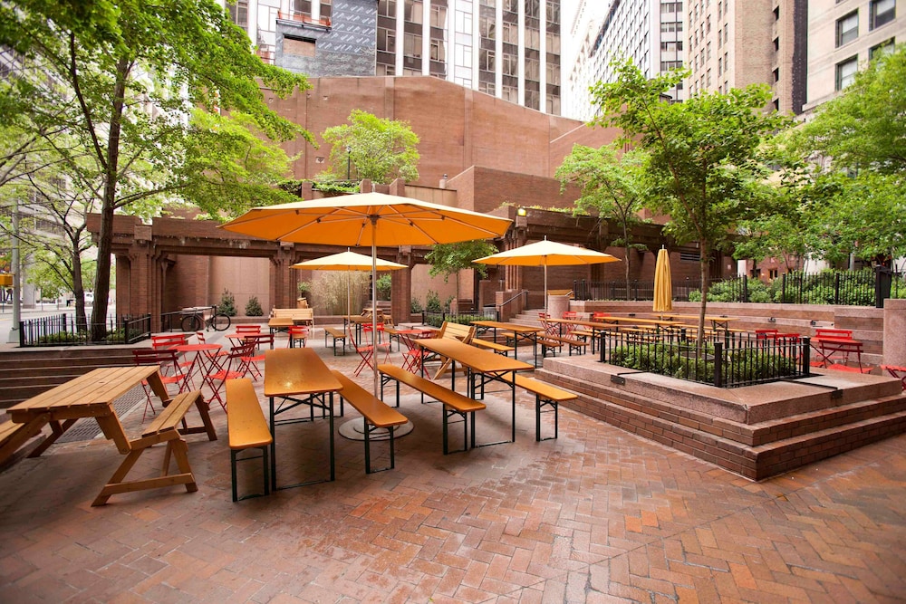 Hyatt Centric Wall Street New York (ex Andaz Wall Street) 69/76