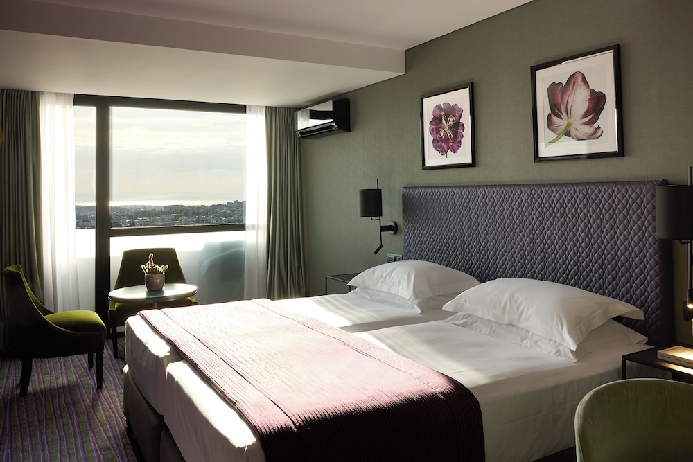 PANORAMIC, CLASSIC, DOUBLE OR TWIN BED, CITY VIEW