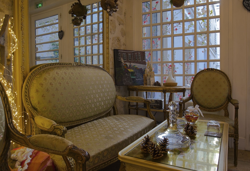 Le Pavillon 33/43