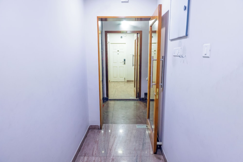 R-Hotels Rithikha Inn Porur 15/17