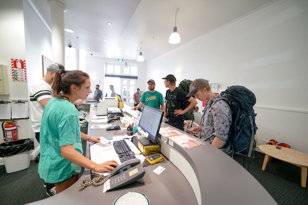Nomads Capital Backpackers Wellington- Adults only 56/63