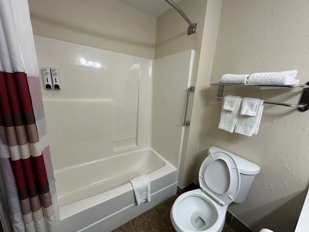 Econo Lodge Inn & Suites Monee 58/59