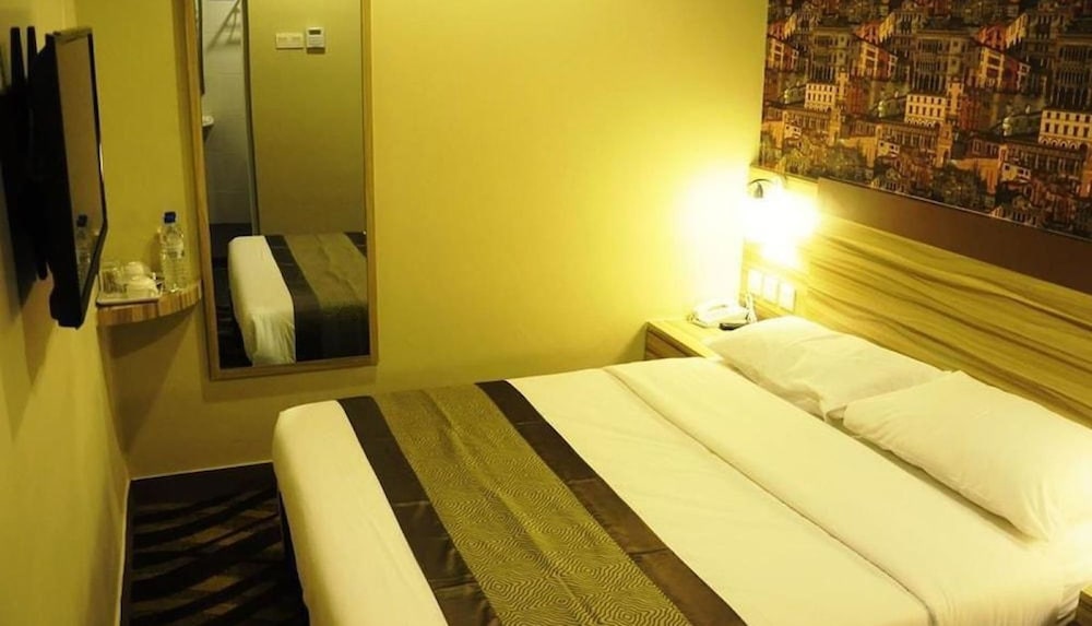 Hotel Zamburger Victory City 19/30