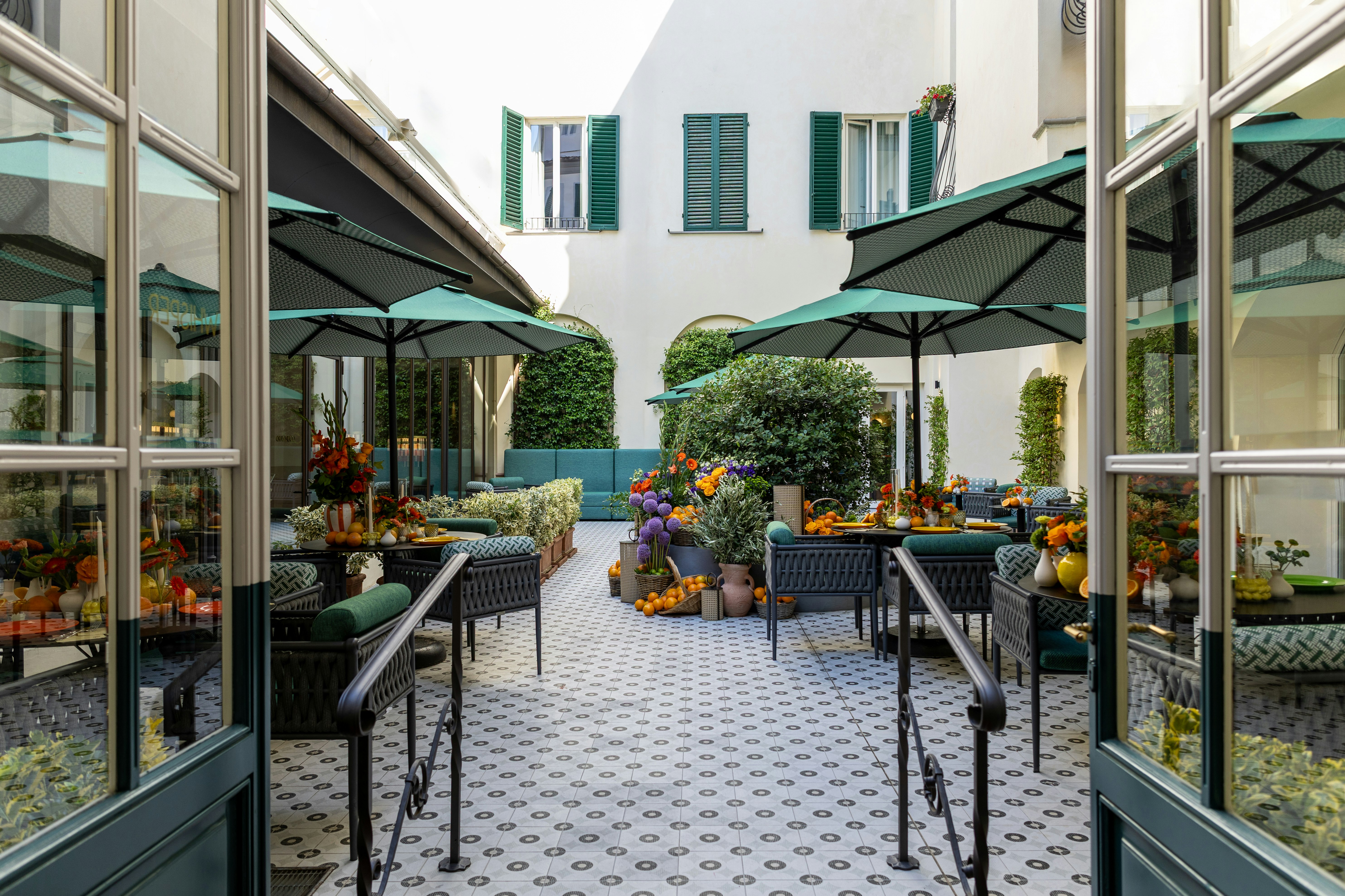 Anglo American Hotel Florence, Curio Collection by Hilton 63/64