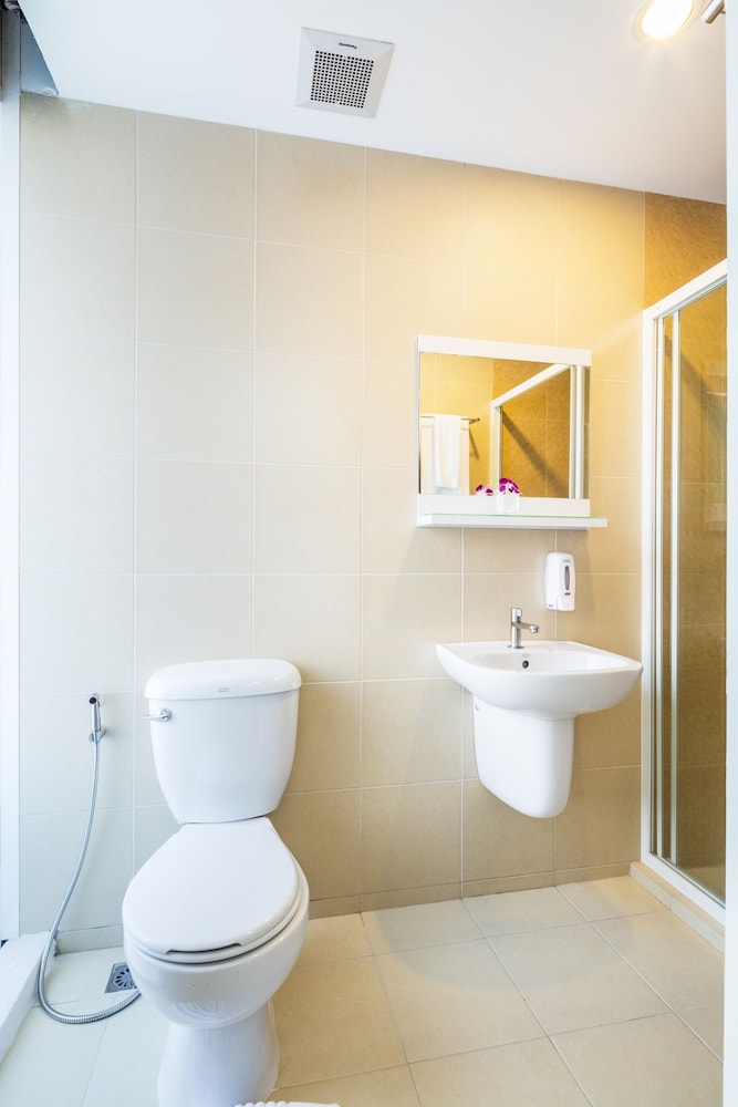 Solo Express Sukhumvit 81 21/57