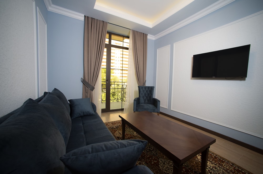 Boulevard Hotel 24/41