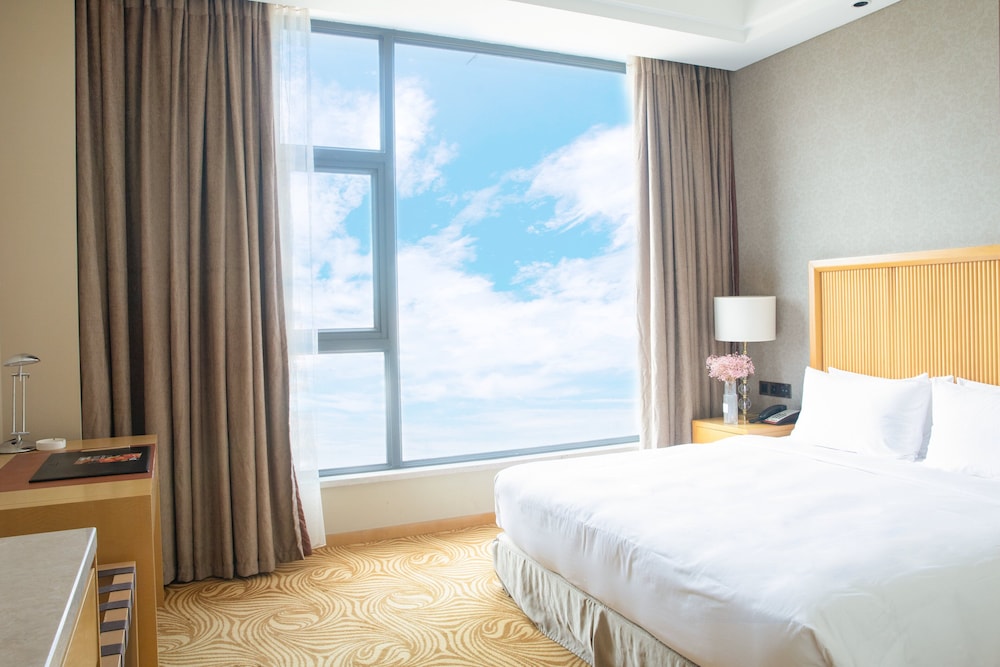 Holiday Inn FOSHAN NANHAI CENTRAL 28/81