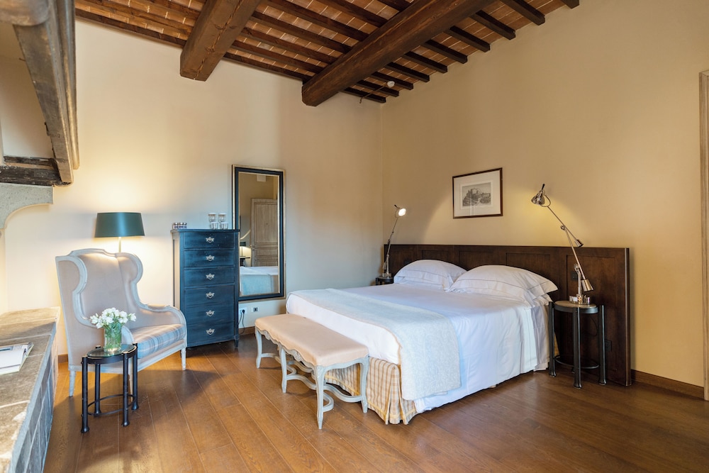 Deluxe, King Bed