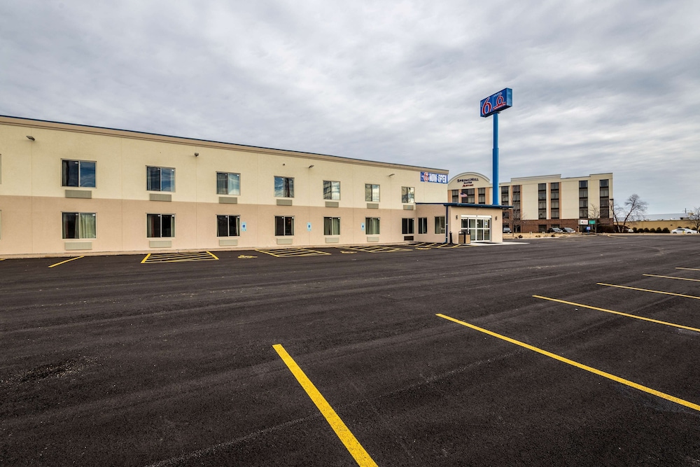 Motel6 Peoria, IL 56/66