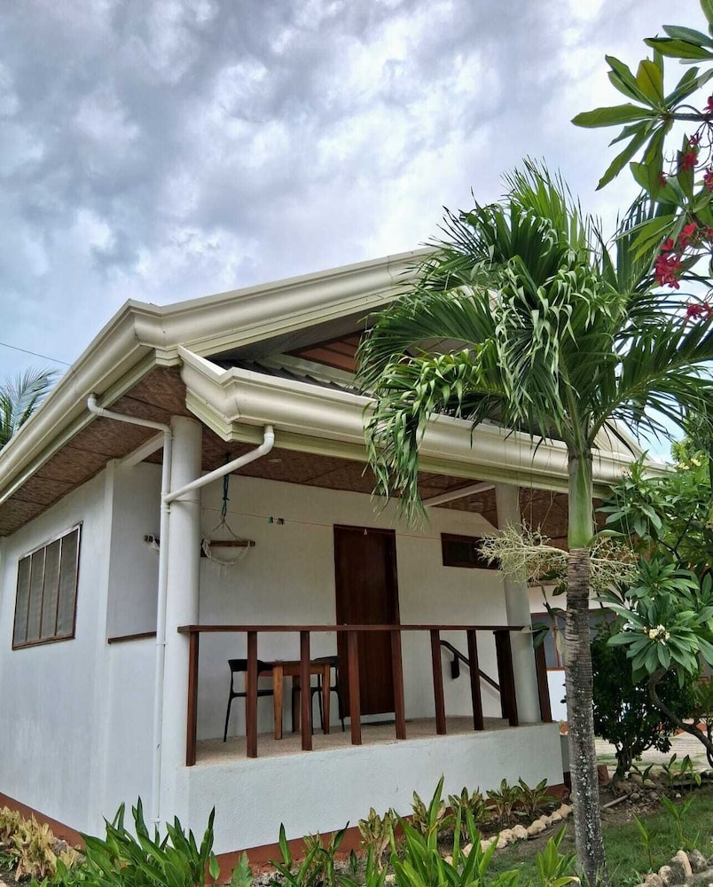 Quo Vadis Dive Resort 7/77