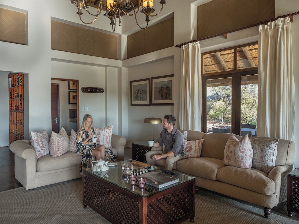 Ekuthuleni Lodge 33/50