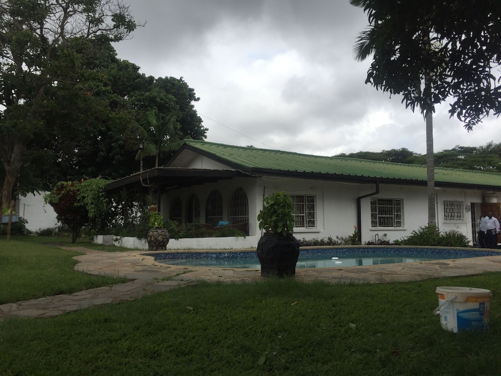 John's Place 20/29