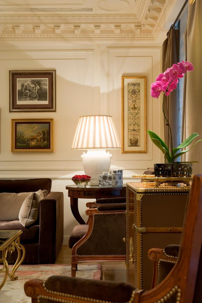 Hotel Francois 1Er 44/52