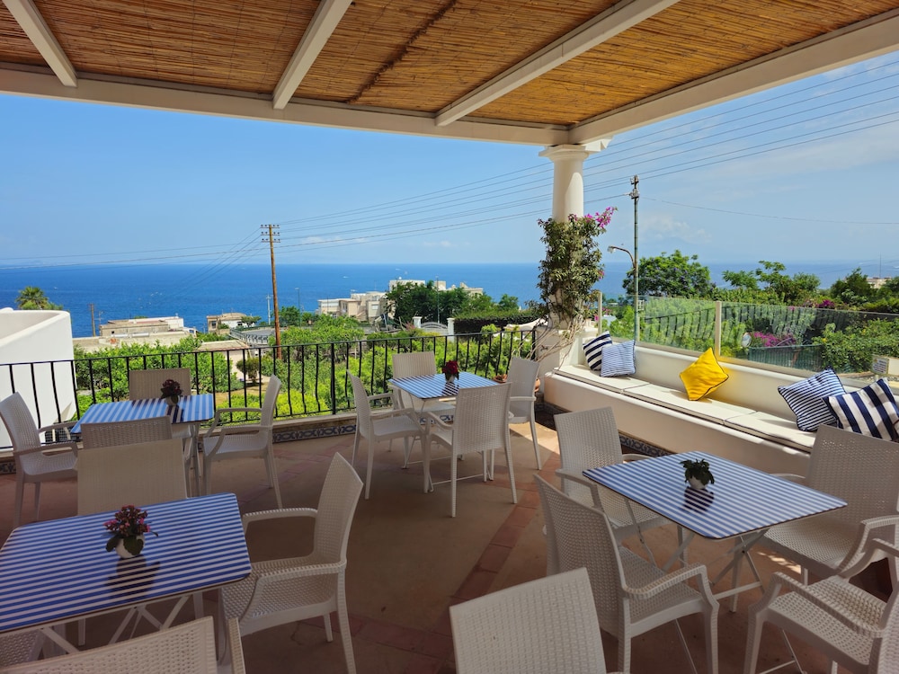 Villa Patrizi 27/42