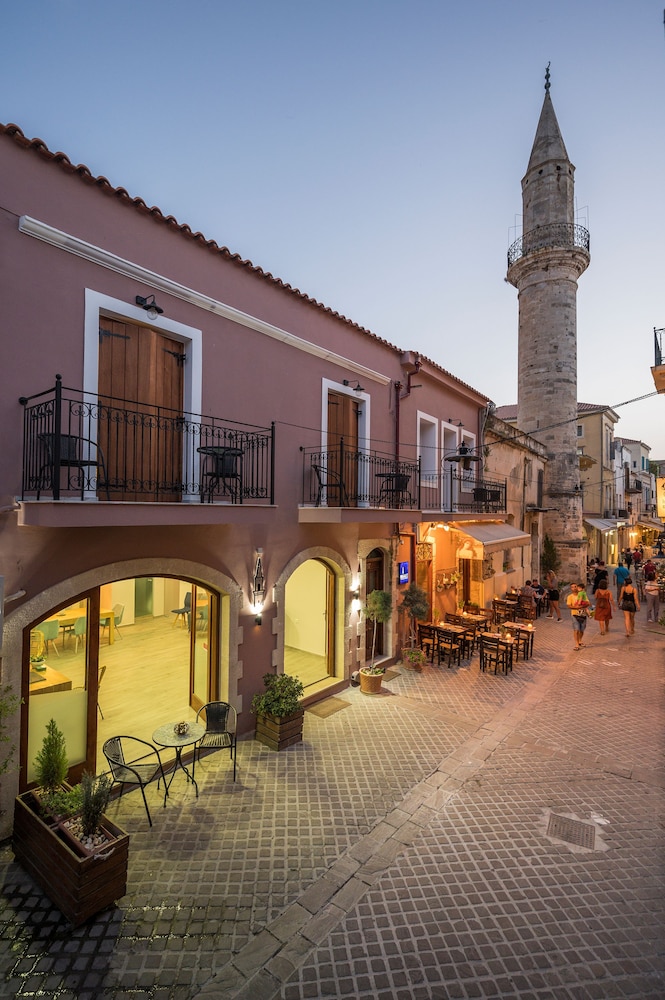 Minaret Suites and Apartments 4/50