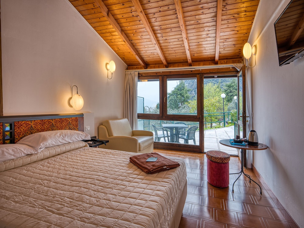 STANDARD, DOUBLE OR TWIN BED