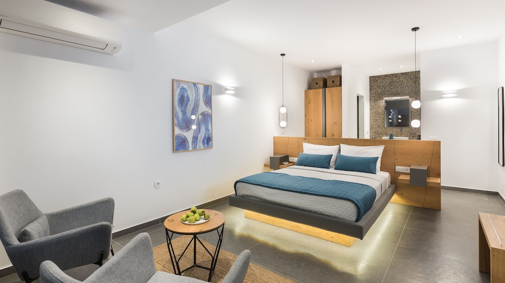 Volcanic Arc Santorini Suites 44/59