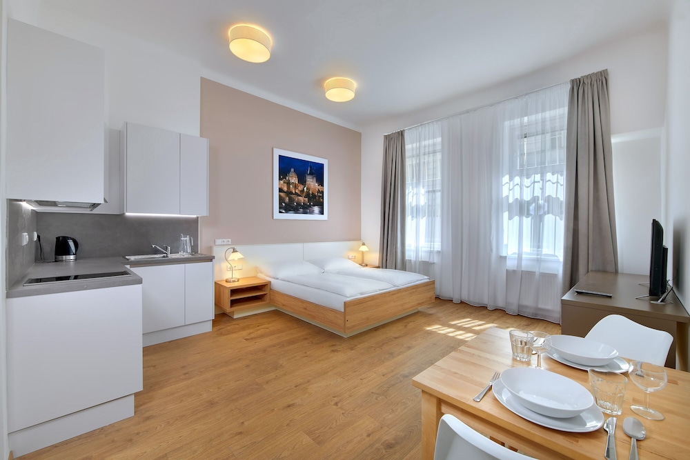 DownTown Suites Kodanska 30/42