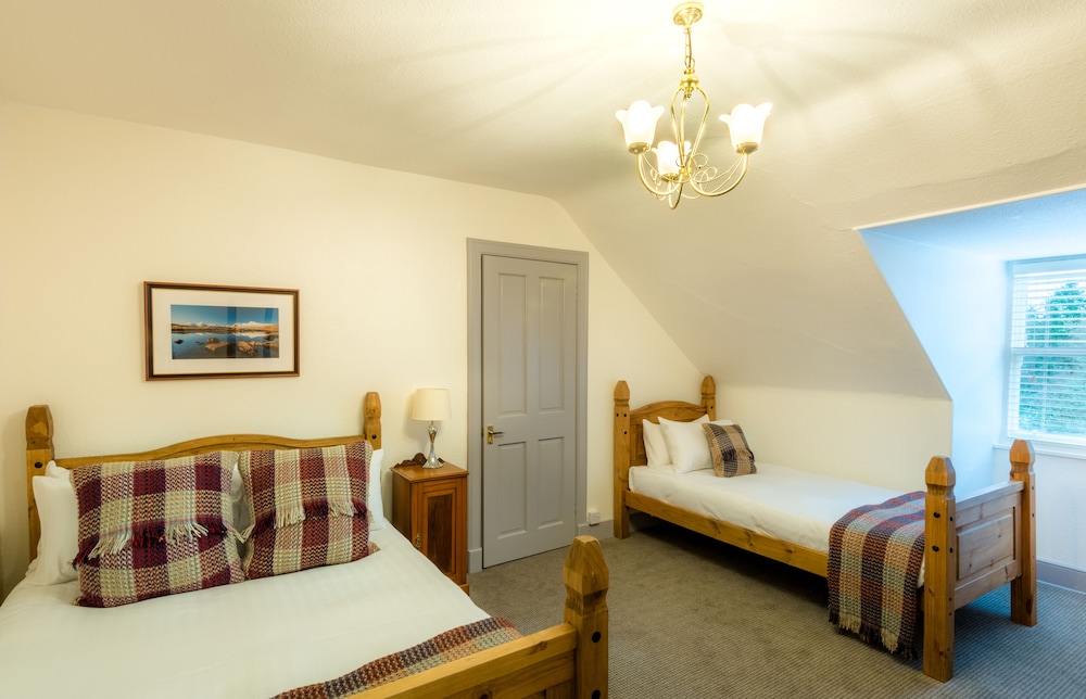 The Inch Hotel 9/59