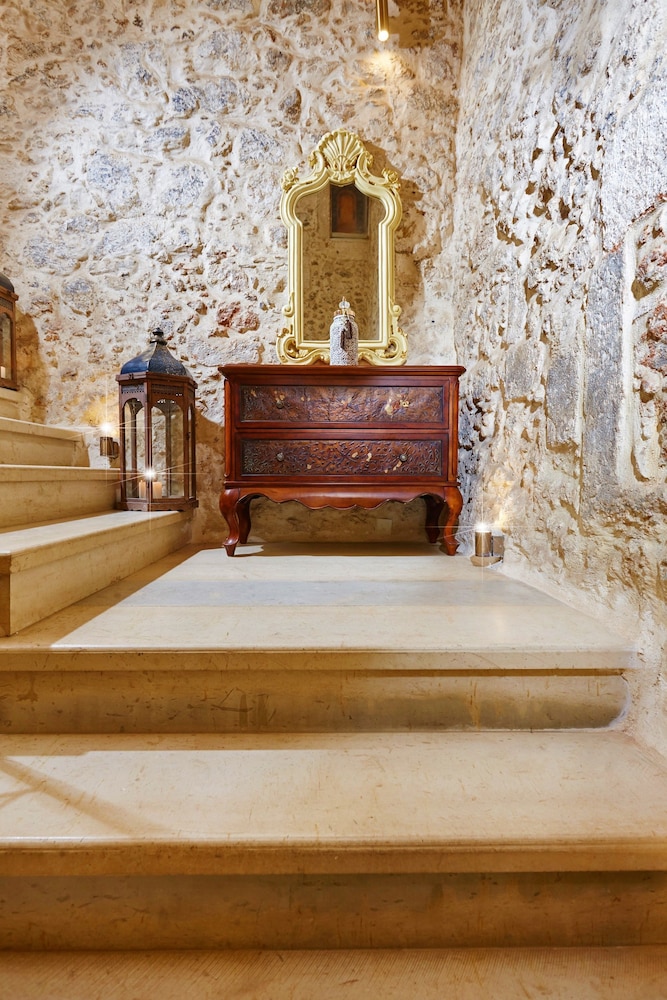 Archontiko Rector Suites 37/37