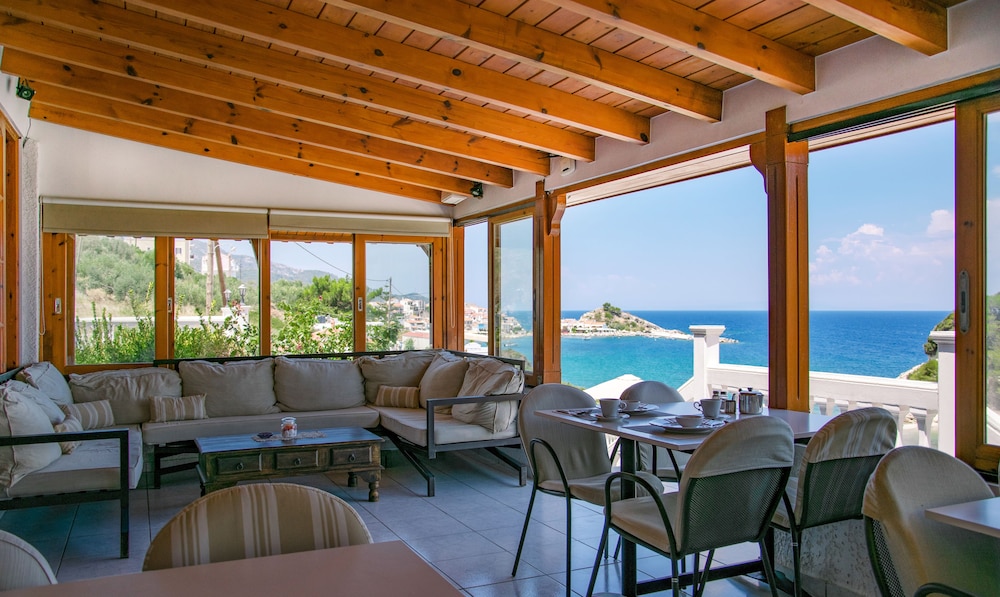 Sunrise Beach Hotel 31/53