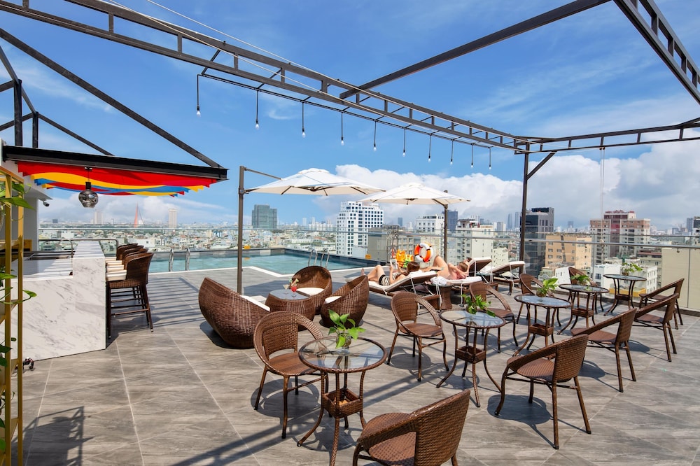 Golden Line DaNang Hotel 35/50