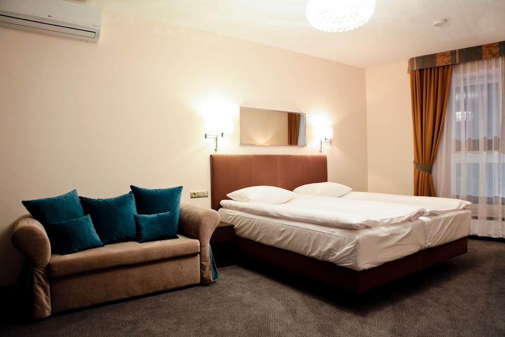 Hotel Sokolowska Airport Modlin 27/45
