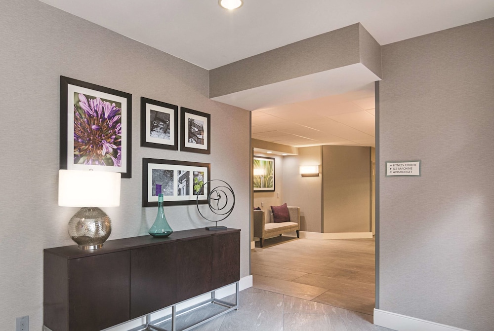 La Quinta Inn Suites By Wyndham Orlando Ucf 27/45