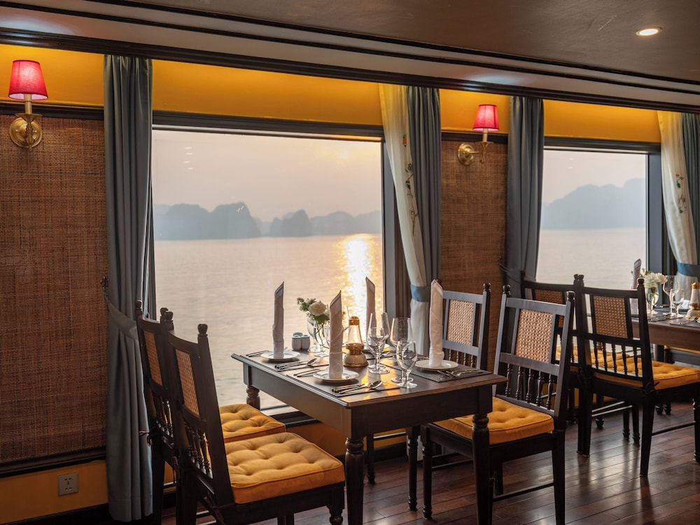 Indochine Cruise Lan Ha Bay 34/50
