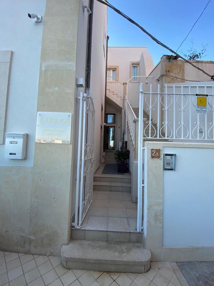 Lakkios Residence B B 4/73
