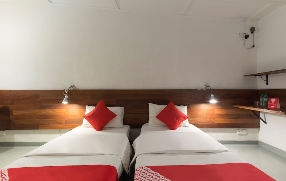 Oyo 161 Lodge Paradize Hotel 8/25
