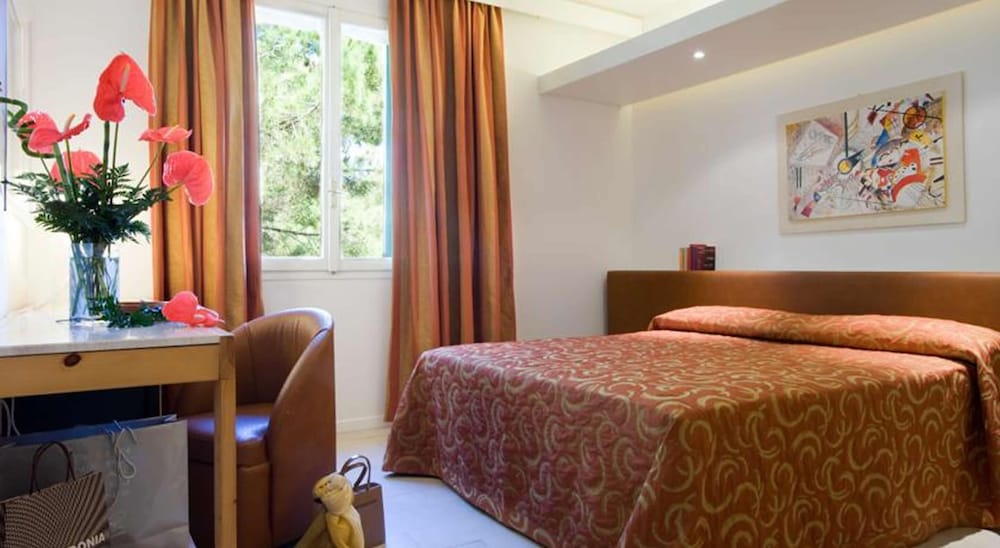 Uappala Hotel Lacona 10/59