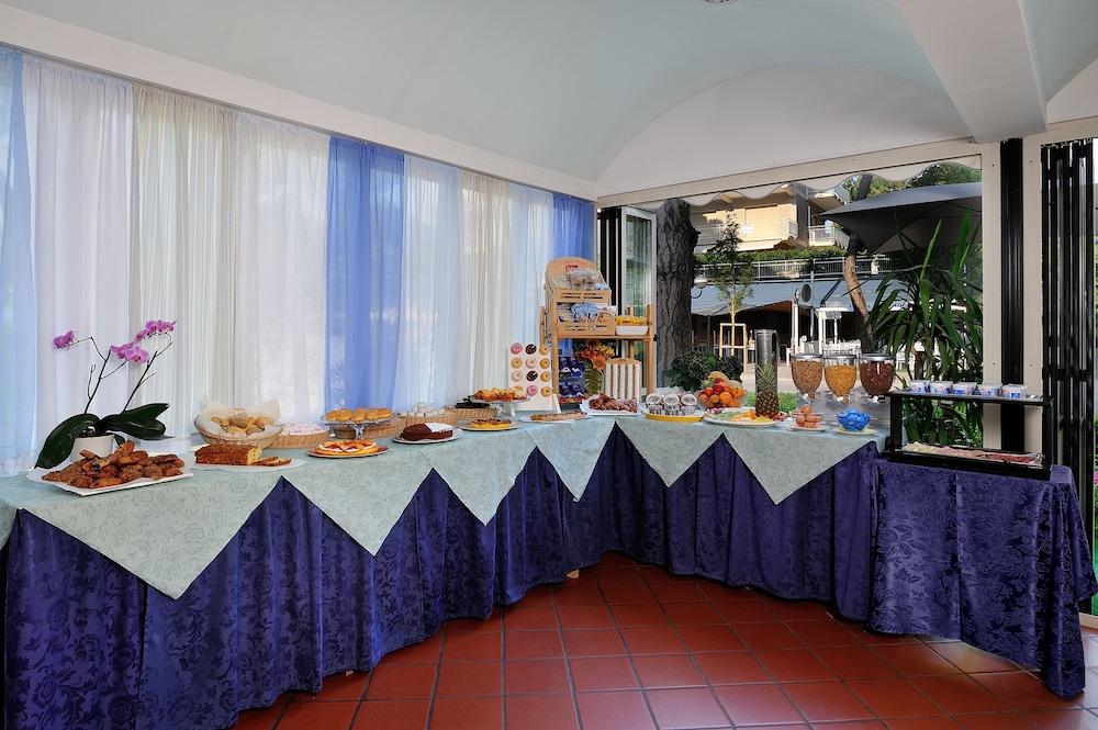 HOTEL SUISSE 18/41