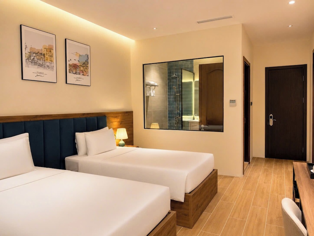 Happy Life Grand Hotel and Sky Bar 27/74