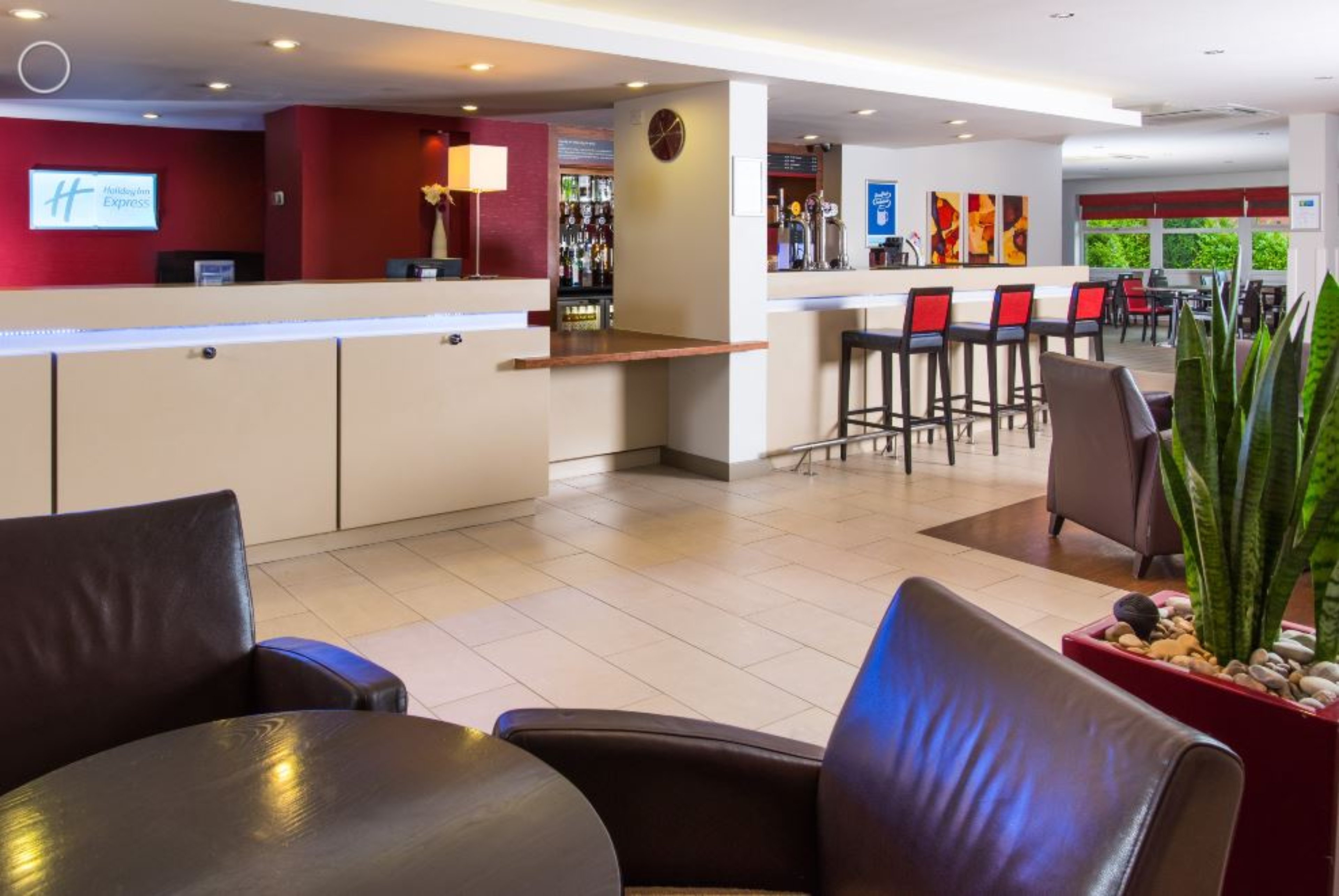 Holiday Inn Express East Midlands Airport 12/20