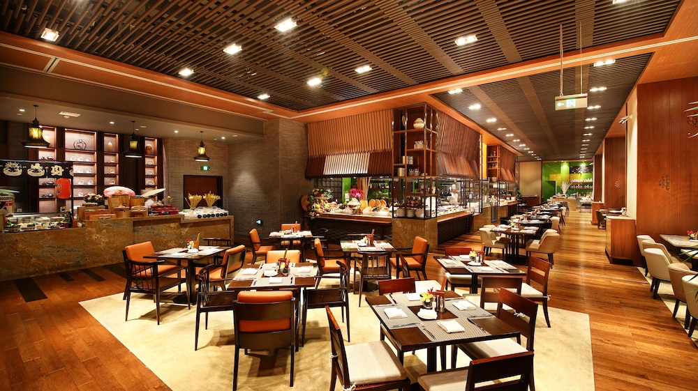 restaurant cafeteria