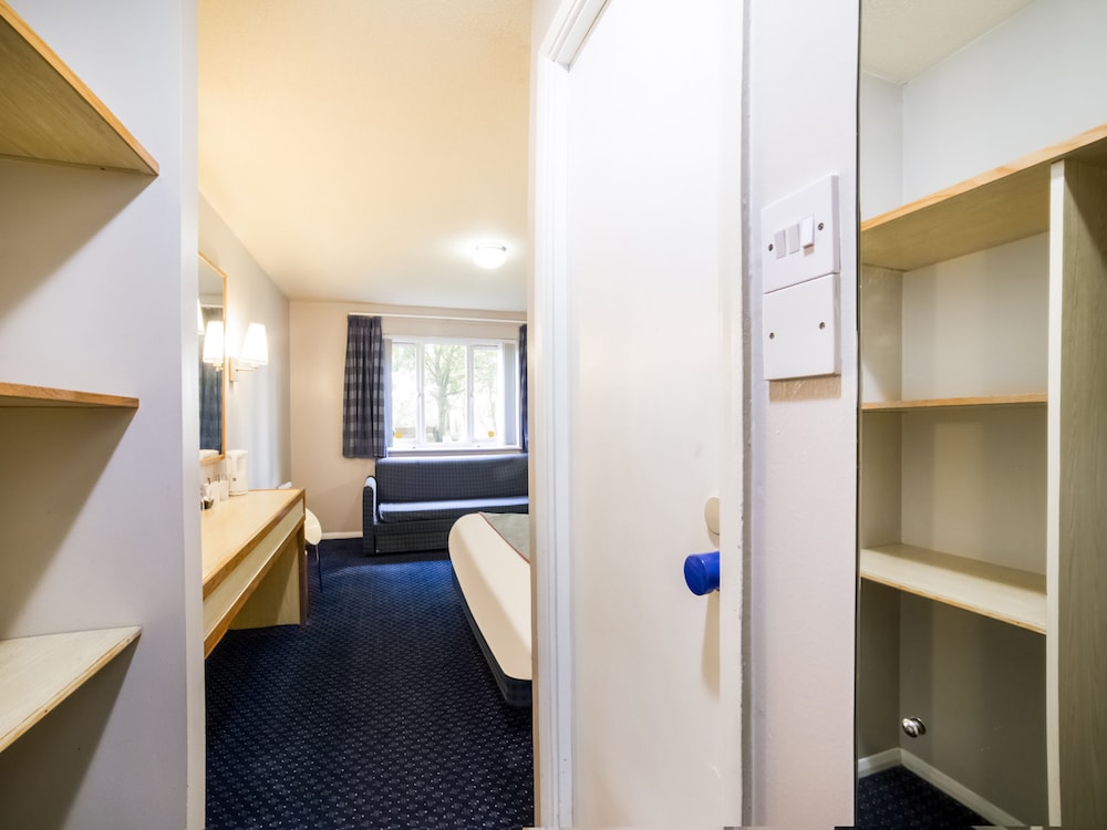 OYO Sunrise Hotel, A46 N Leicester 19/19