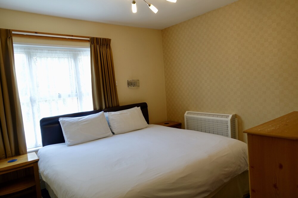 Abinger Guest House 6/24