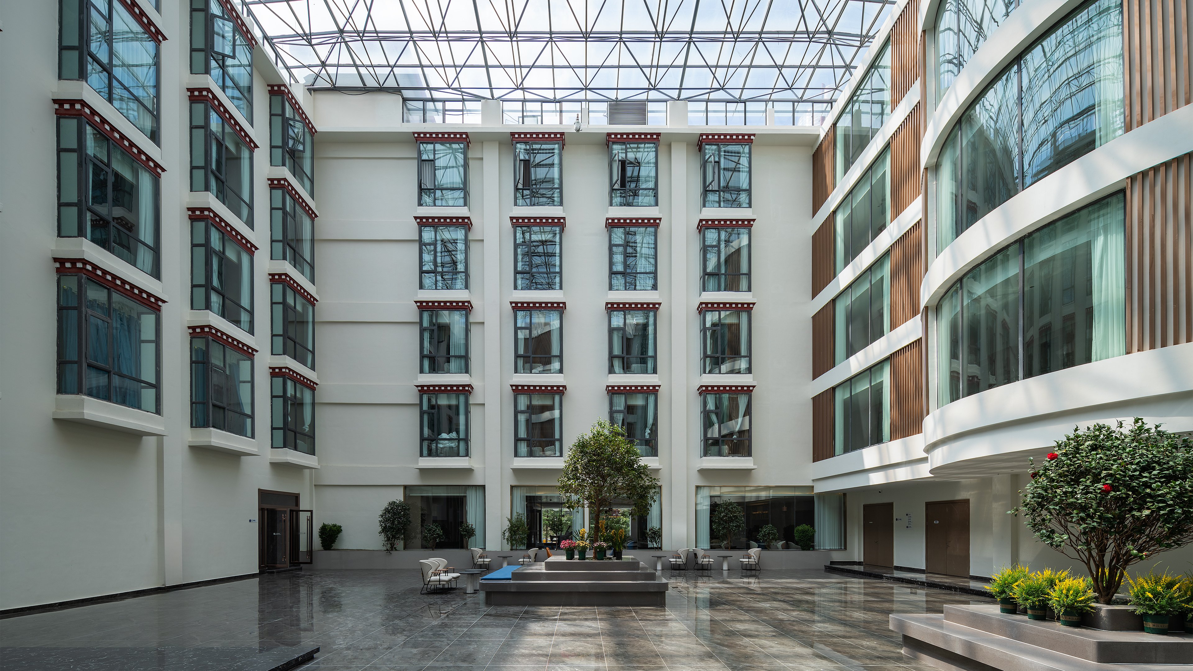 Holiday Inn Express Shangri-La 37/41