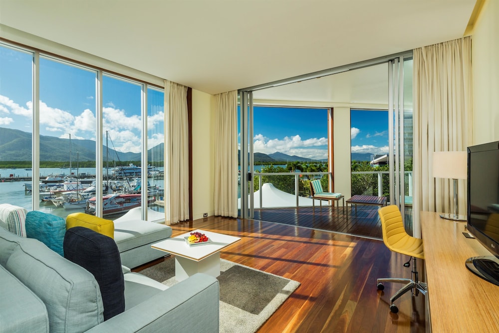 Shangri La the Marina Cairns 45/74