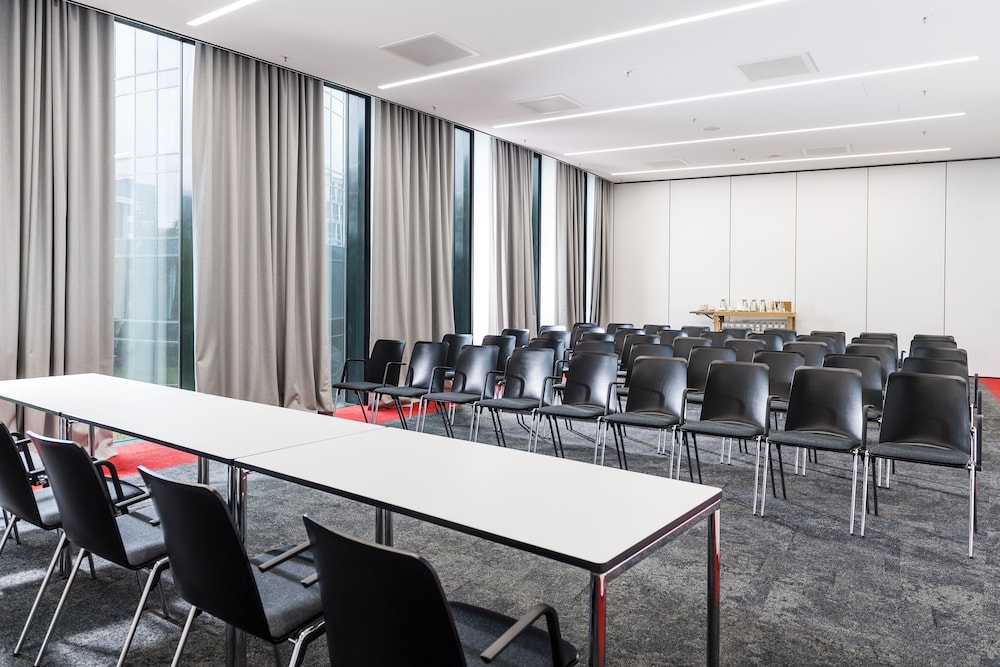 Airport Plaza Hotel Hamburg 38/43