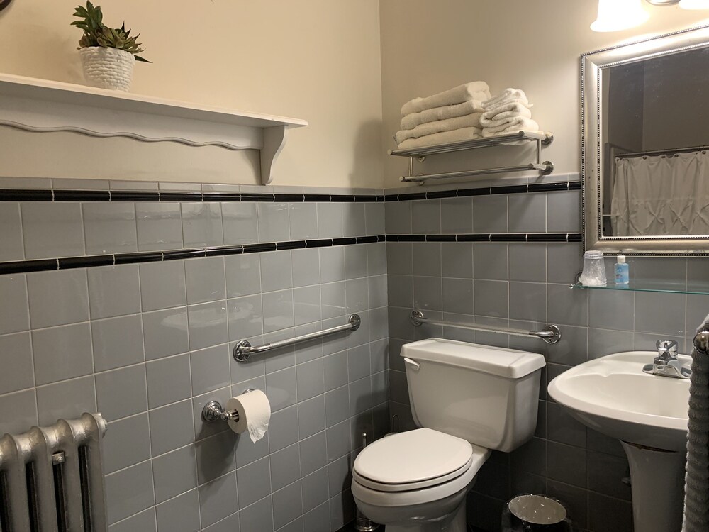 Susquehanna Manor Inn 36/42