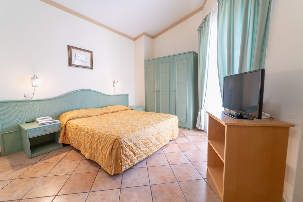 غرفة قياسية بسرير مزدوج، Hotel Ristorante Il Ceppo 4/9