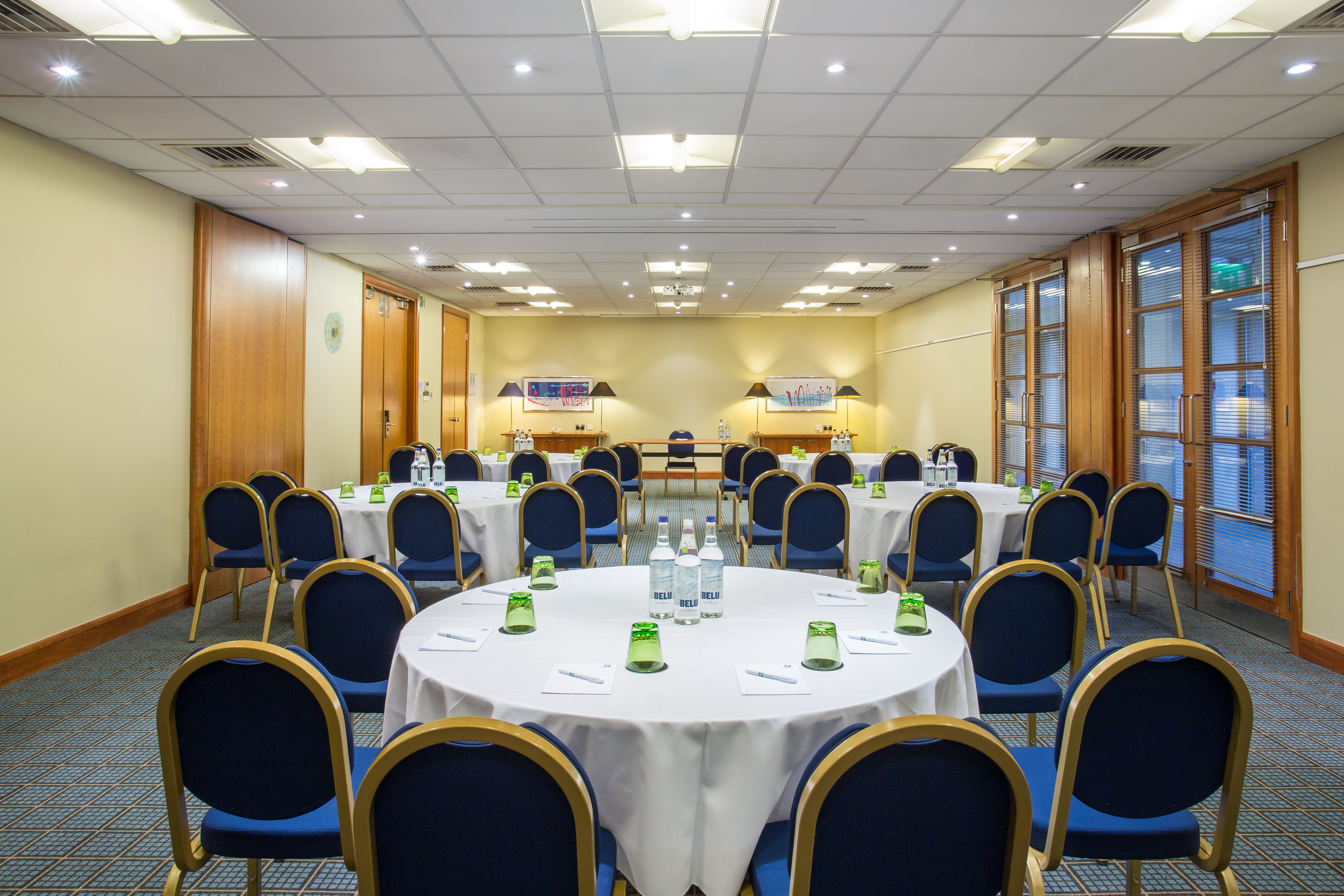 HOLIDAY INN CAMBRIDGE 64/75