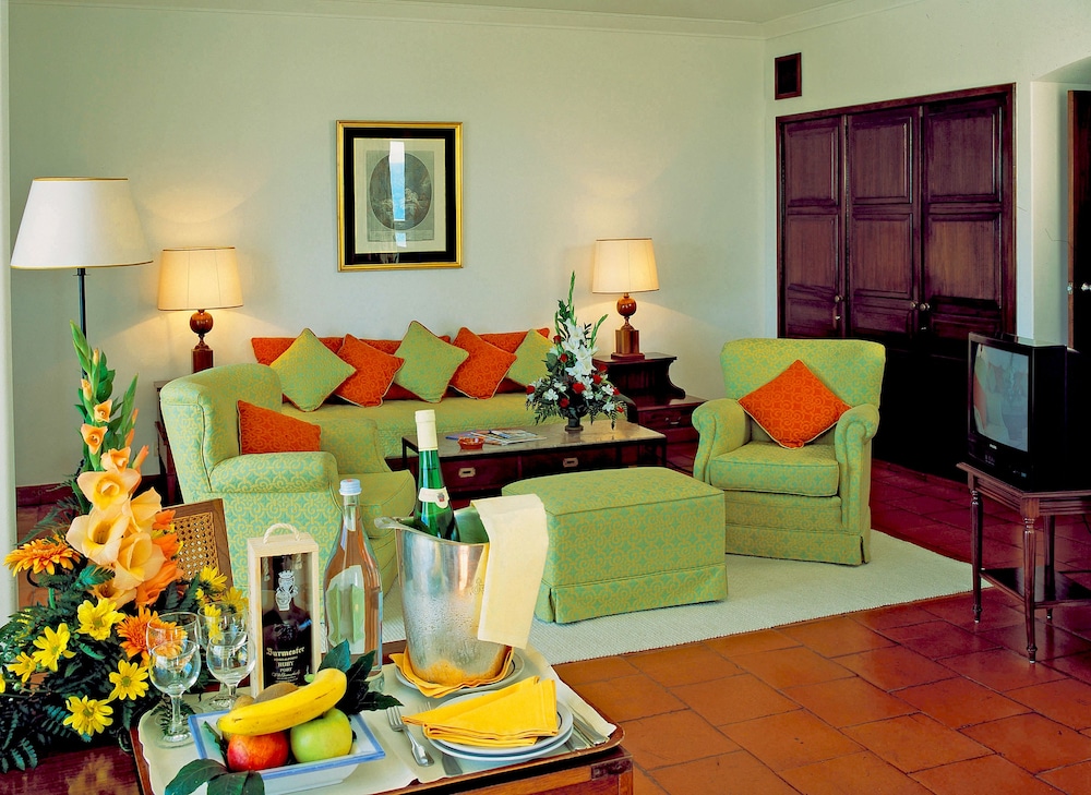 Dona Filipa Hotel 51/77