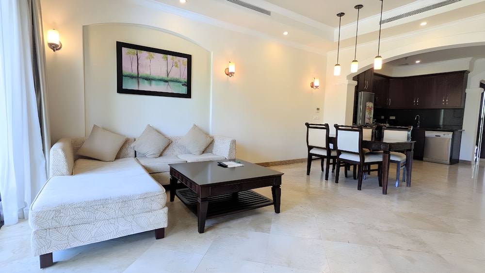 Olalani Resort and Condotel 43/69
